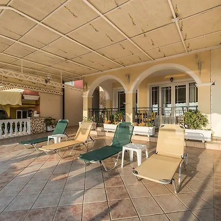 Andretina Sea View 公寓